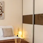 Summertime In South Bay Apartment Warna
