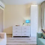Apartment Summertime In South Bay