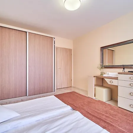 Summertime In South Bay Βάρνα