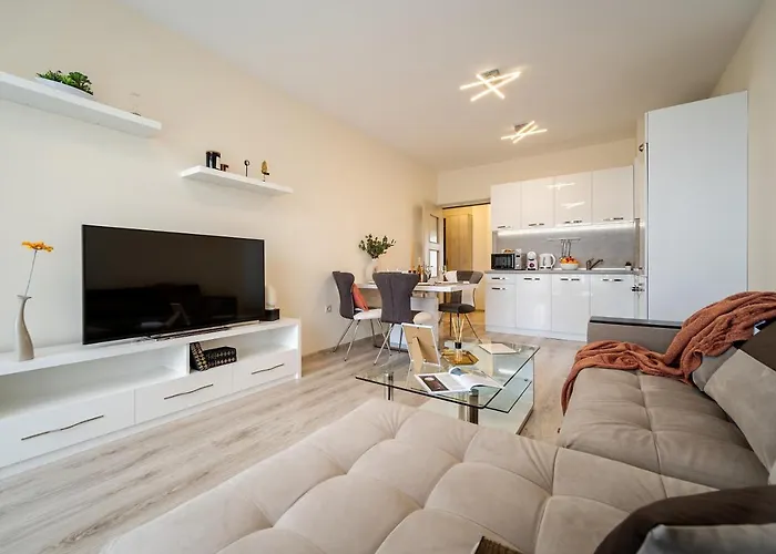 Summertime In South Bay * Varna