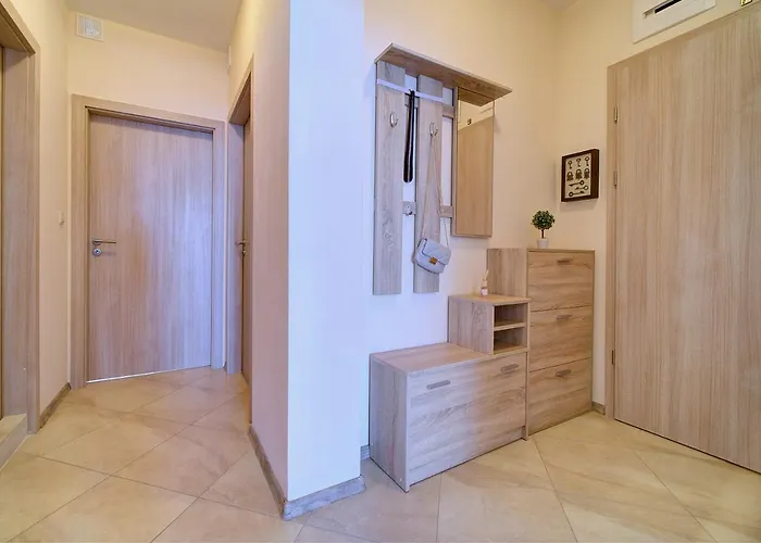 Summertime In South Bay 瓦爾納